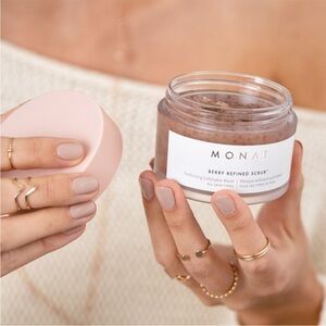 Monat Berry Refined Scrub